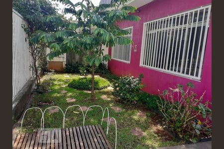 Quintal de casa à venda com 5 quartos, 200m² em Vila Ipojuca, São Paulo