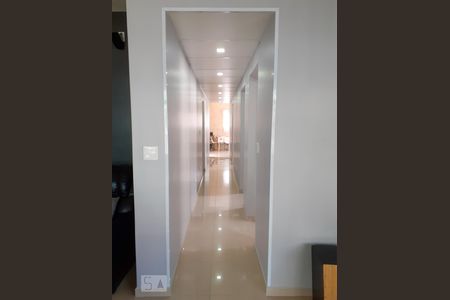 Corredor de casa à venda com 5 quartos, 200m² em Vila Ipojuca, São Paulo