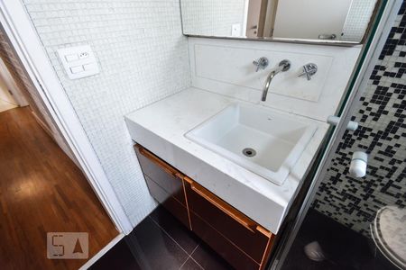 Banheiro de apartamento à venda com 2 quartos, 56m² em Pinheiros, São Paulo