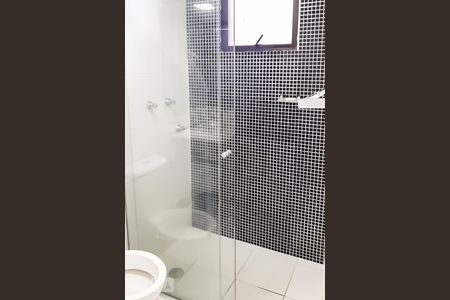 Banheiro de apartamento para alugar com 2 quartos, 50m² em Jardim Flor da Montanha, Guarulhos