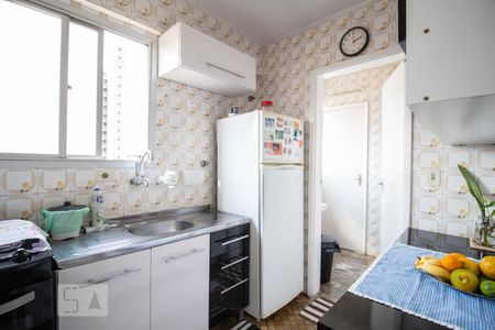 Cozinha de apartamento à venda com 2 quartos, 58m² em Lapa, São Paulo