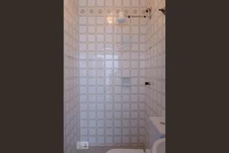 Casa à venda com 580m², 6 quartos e 4 vagas Casa à venda com 580m², 6 quartos e 4 vagasBanheiro de Serviço