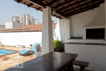 Casa à venda com 580m², 6 quartos e 4 vagas Casa à venda com 580m², 6 quartos e 4 vagasChurrasqueira