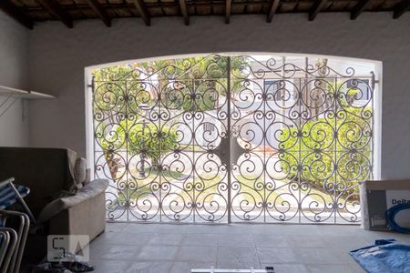Casa à venda com 580m², 6 quartos e 4 vagas Casa à venda com 580m², 6 quartos e 4 vagas Garagem