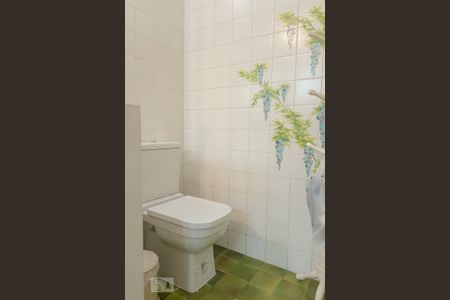Casa à venda com 580m², 6 quartos e 4 vagas Casa à venda com 580m², 6 quartos e 4 vagasBanheiro do Quarto 3