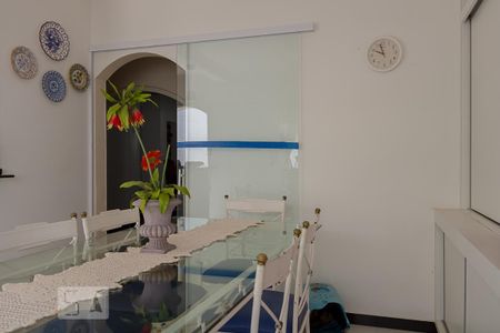 Casa à venda com 580m², 6 quartos e 4 vagas Casa à venda com 580m², 6 quartos e 4 vagasCozinha