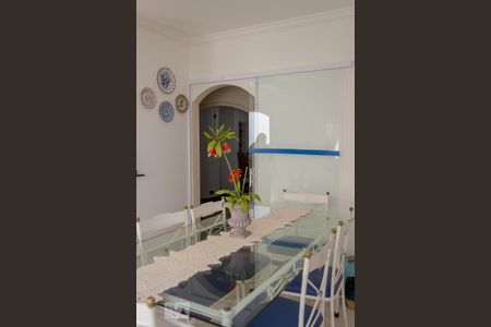 Casa à venda com 580m², 6 quartos e 4 vagas Casa à venda com 580m², 6 quartos e 4 vagasCozinha