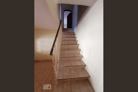 Escada 1 de casa para alugar com 2 quartos, 80m² em Parque São José, São Bernardo do Campo