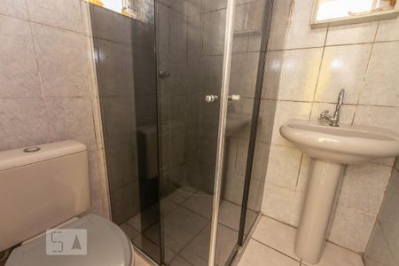 Banheiro  de apartamento à venda com 2 quartos, 56m² em Conjunto Residencial José Bonifácio, São Paulo