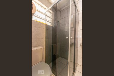 Banheiro  de apartamento à venda com 2 quartos, 56m² em Conjunto Residencial José Bonifácio, São Paulo