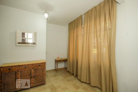 Sala de kitnet/studio para alugar com 1 quarto, 23m² em Copacabana, Rio de Janeiro