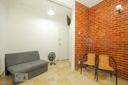 Sala de kitnet/studio para alugar com 1 quarto, 23m² em Copacabana, Rio de Janeiro