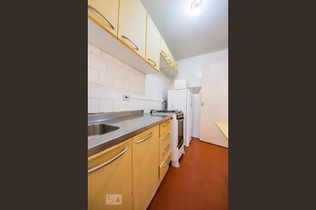 Cozinha  de apartamento à venda com 2 quartos, 74m² em Floresta, Porto Alegre