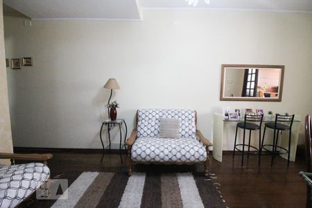 Casa à venda com 3 quartos, 220m² em Vila Mazzei, São Paulo