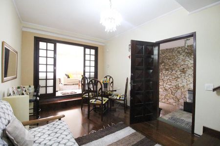 Casa à venda com 3 quartos, 220m² em Vila Mazzei, São Paulo