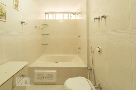 Banheiro de apartamento para alugar com 2 quartos, 67m² em Asa Sul, Brasília