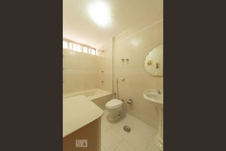 Banheiro de apartamento para alugar com 2 quartos, 67m² em Asa Sul, Brasília