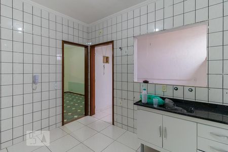 Cozinha de casa de condomínio à venda com 2 quartos, 75m² em Vila Carmosina, São Paulo