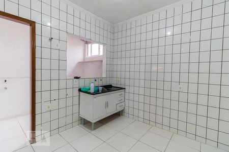 Cozinha de casa de condomínio à venda com 2 quartos, 75m² em Vila Carmosina, São Paulo