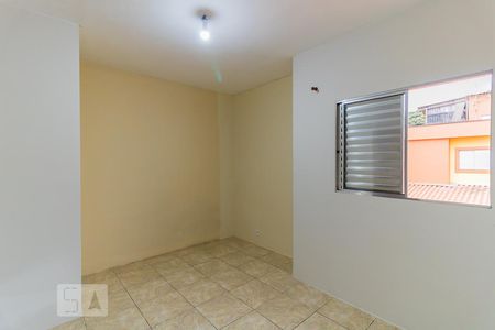 Quarto 2 de casa de condomínio para alugar com 2 quartos, 75m² em Vila Carmosina, São Paulo