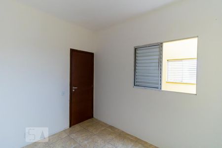 Quarto 1 de casa de condomínio para alugar com 2 quartos, 75m² em Vila Carmosina, São Paulo