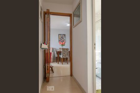 Corredor de apartamento à venda com 2 quartos, 56m² em Vila Amélia, São Paulo