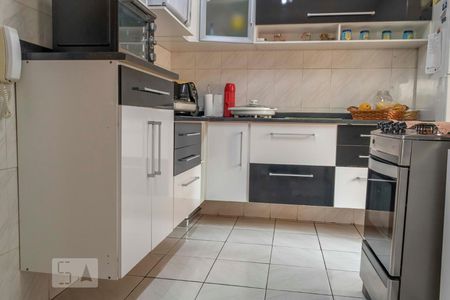 Cozinha de apartamento à venda com 2 quartos, 56m² em Vila Amélia, São Paulo