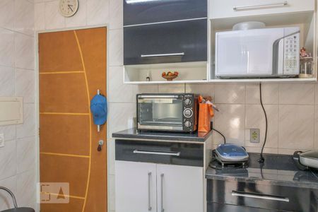 Cozinha de apartamento à venda com 2 quartos, 56m² em Vila Amélia, São Paulo