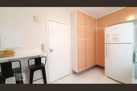 Cozinha de apartamento para alugar com 3 quartos, 100m² em Alto da Lapa, São Paulo