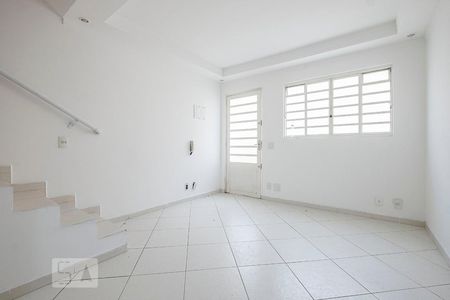 Casa de condomínio à venda com 56m², 2 quartos e 1 vagaSala