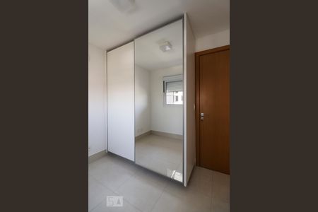 Quarto 1 de apartamento para alugar com 2 quartos, 70m² em Setor Bueno, Goiânia