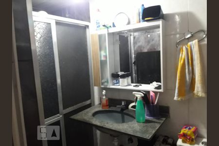 Banheiro  de apartamento à venda com 3 quartos, 65m² em Taquara, Rio de Janeiro