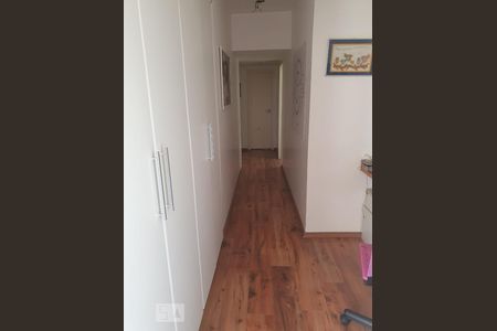 Corredor de apartamento à venda com 3 quartos, 136m² em Jardim Itapeva, São Paulo