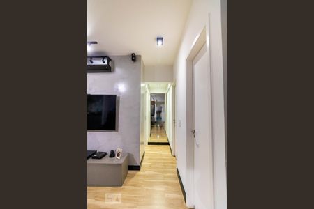 Apartamento à venda com 75m², 2 quartos e 1 vaga Apartamento à venda com 75m², 2 quartos e 1 vagaCorredor