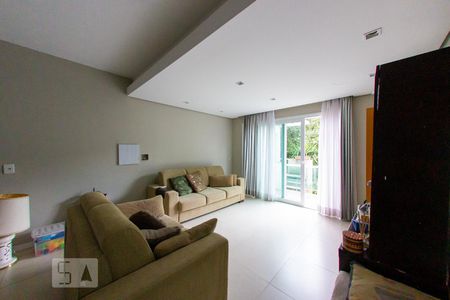 Sala de casa para alugar com 3 quartos, 140m² em Cavalhada, Porto Alegre