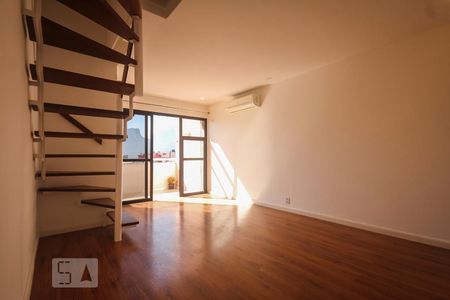 Sala de apartamento para alugar com 2 quartos, 63m² em Barra da Tijuca, Rio de Janeiro