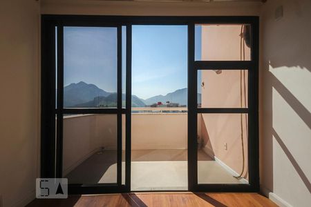 Sala de apartamento para alugar com 2 quartos, 63m² em Barra da Tijuca, Rio de Janeiro