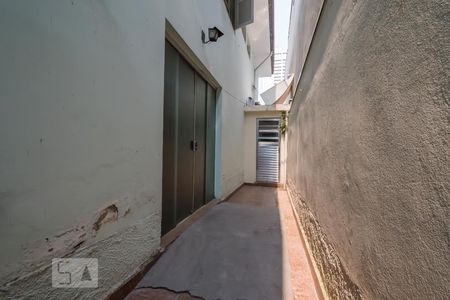 Corredor Lateral de casa à venda com 4 quartos, 250m² em Jardim Novo Santo Amaro, São Paulo