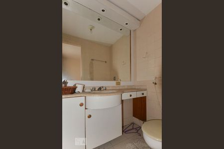 Banheiro Suíte de apartamento à venda com 3 quartos, 195m² em Tijuca, Rio de Janeiro