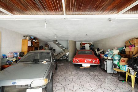 Casa à venda com 390m², 5 quartos e 4 vagas Casa à venda com 390m², 5 quartos e 4 vagasGaragem