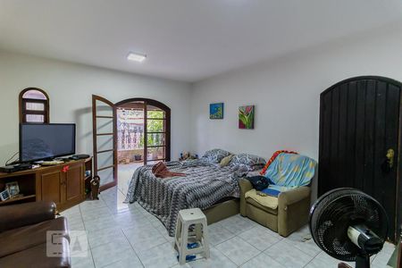 Sala de casa à venda com 6 quartos, 300m² em Jardim Danfer, São Paulo