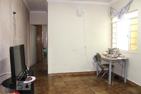 Sala de casa à venda com 2 quartos, 120m² em Parque Tomas Saraiva, São Paulo