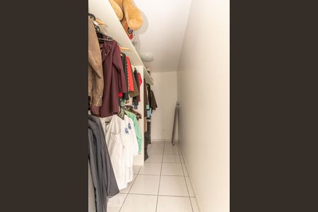Closet suíte  de casa para alugar com 3 quartos, 240m² em Vila Talarico, São Paulo