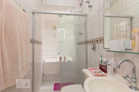Banheiro suíte  de casa para alugar com 3 quartos, 240m² em Vila Talarico, São Paulo