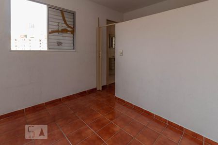 Quarto 2 de casa para alugar com 2 quartos, 80m² em Vila Tiradentes, São Paulo