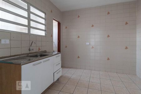 Cozinha de casa para alugar com 2 quartos, 80m² em Vila Tiradentes, São Paulo