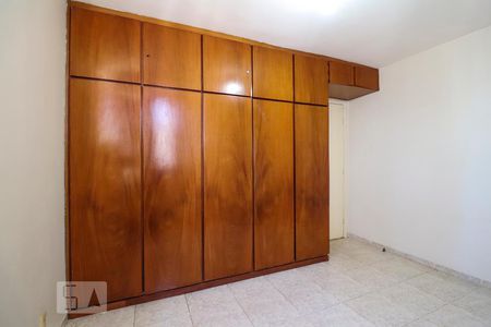 Quarto 2 de apartamento para alugar com 3 quartos, 71m² em Setor Oeste, Goiânia