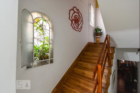 Escadas de casa à venda com 3 quartos, 185m² em Nova Petrópolis, São Bernardo do Campo