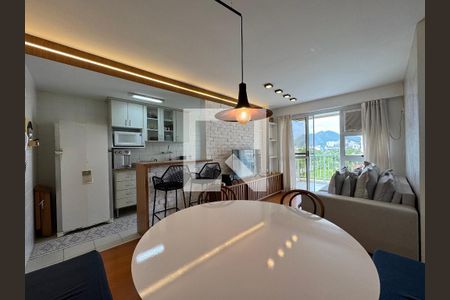 Sala de apartamento à venda com 2 quartos, 63m² em Recreio dos Bandeirantes, Rio de Janeiro