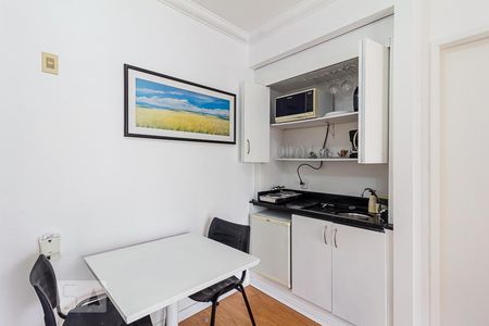 Cozinha de apartamento para alugar com 1 quarto, 41m² em Indianópolis, São Paulo